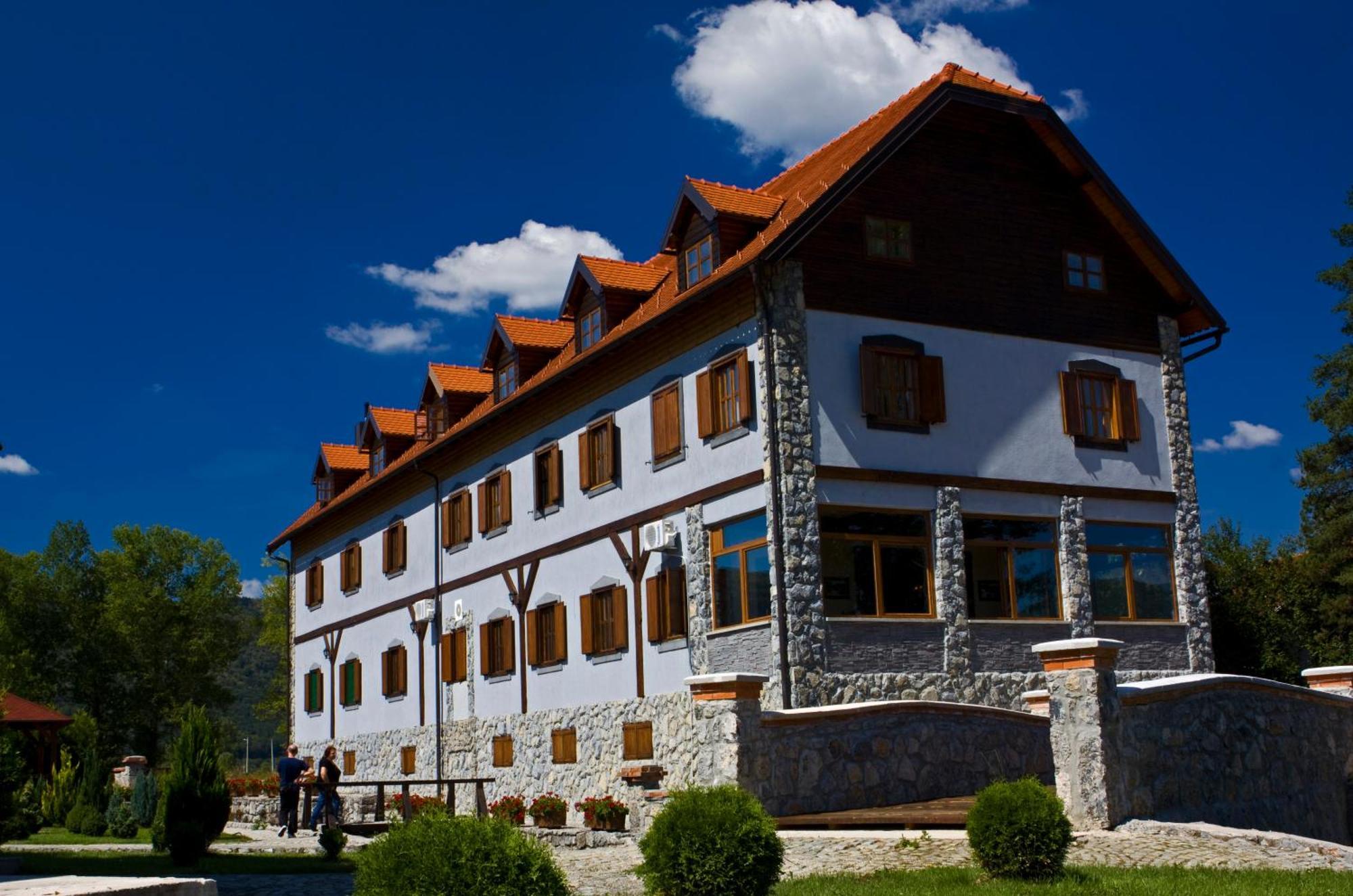Hotel Gacka Otočac Eksteriør billede